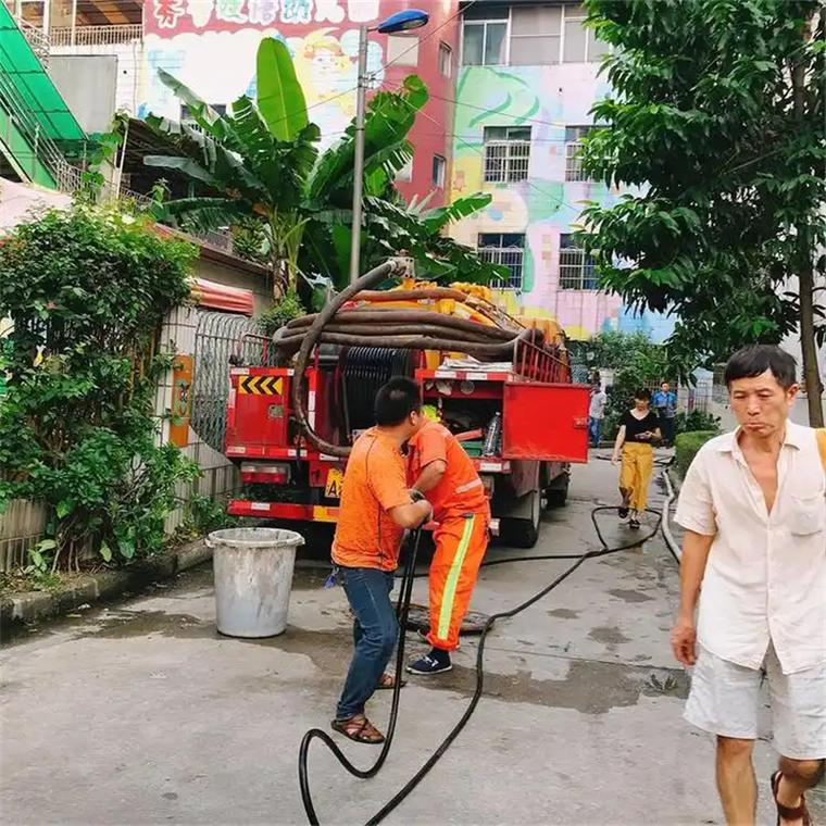成都化粪池清掏专业服务与安全操作指南