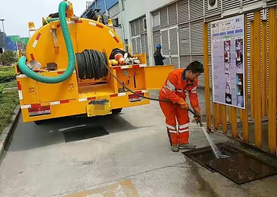 大兴区抽化粪池,化粪池清掏抽粪,大兴抽污水公司,24小时服务,大兴区